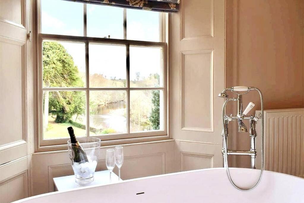 Georgian In On The River Swale Villa